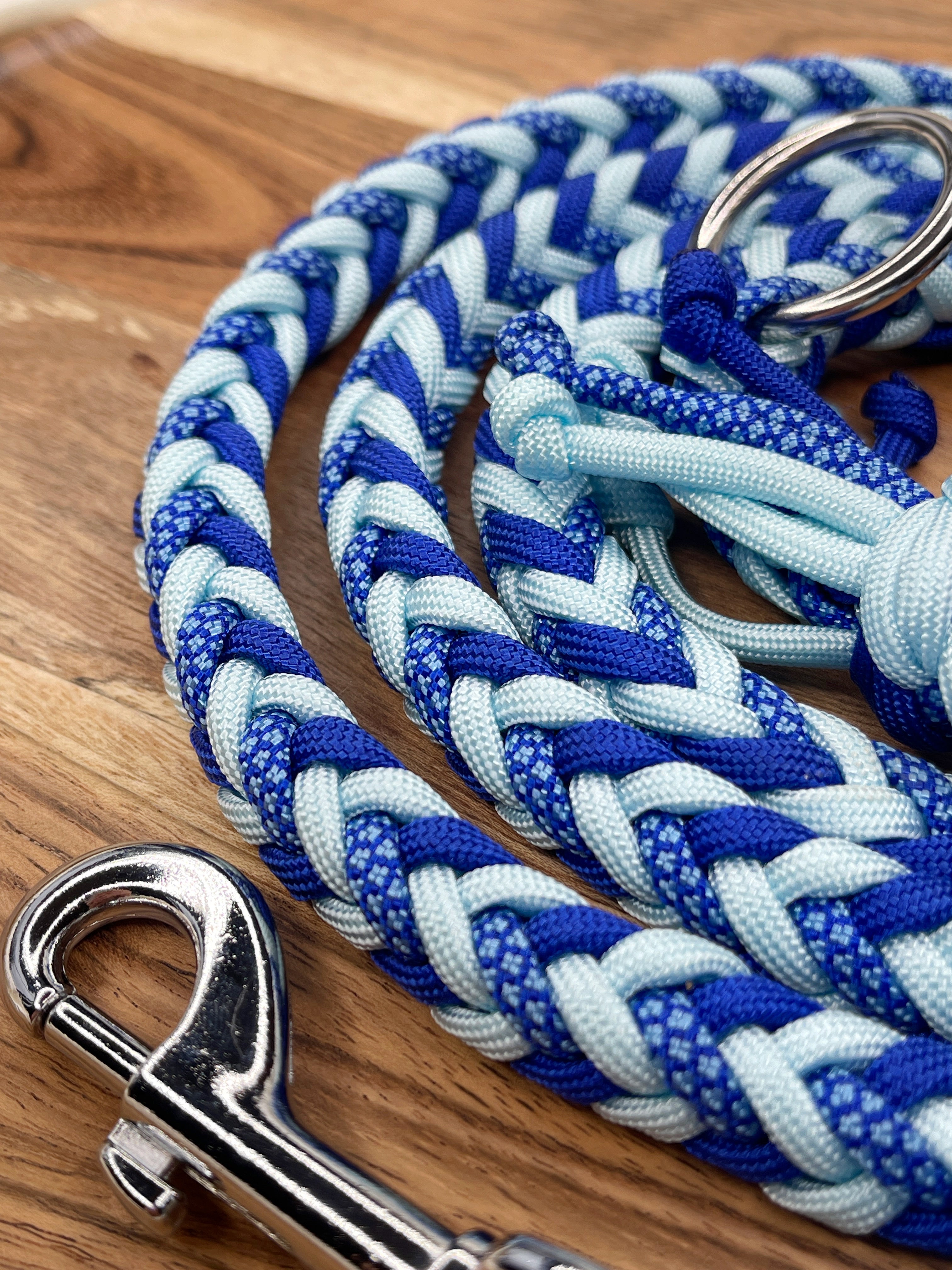 Herringbone paracord 2024 dog leash